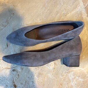 New Vaneli Classic Designer Gray Suede Pumps Size 9 Narrow Slim